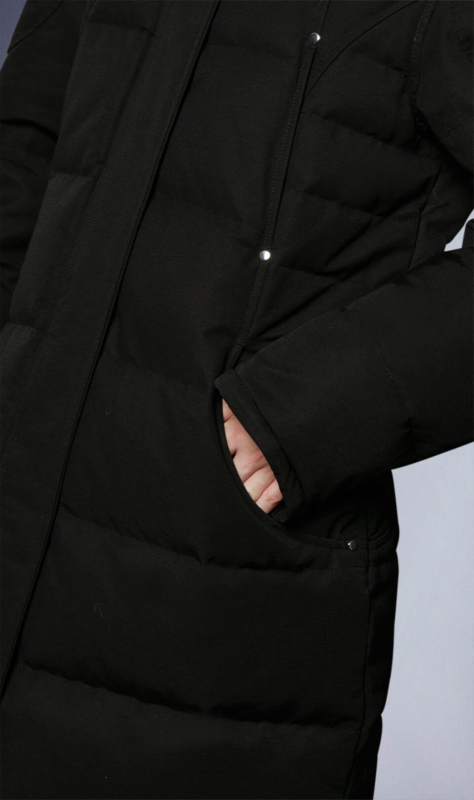 Moose Knuckles Women's Saskatchewan Parka - Black w/Nat Fox